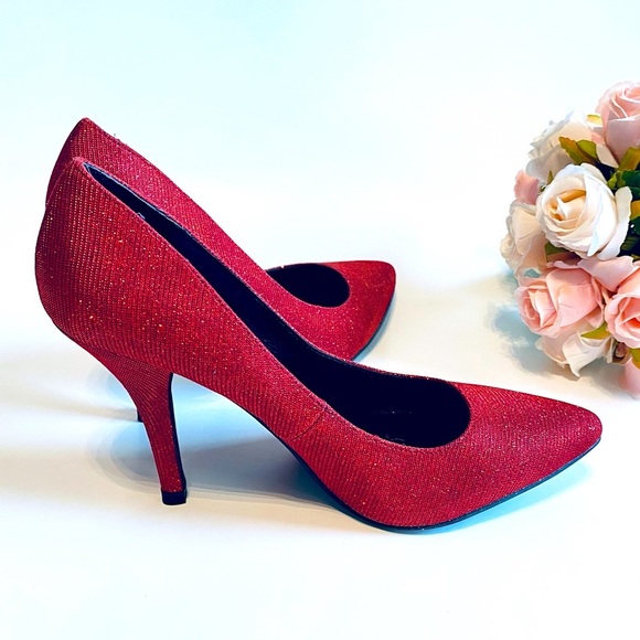 le chateau Shoes - NEW LE CHATEAU Glitter luxury Pointy Toe Pump red